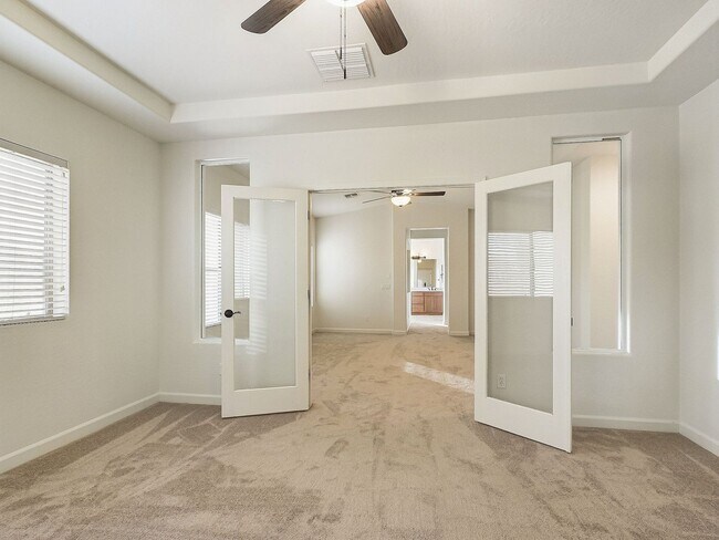 Building Photo - Carefree Hwy/27th Dr Gorgeous 6 Bedrooms/4 Bath 3695 Sq Ft Home