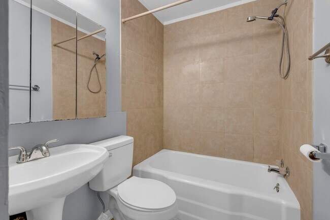Building Photo - Updated 4 Bedroom 3 bathroom in Derby, KS