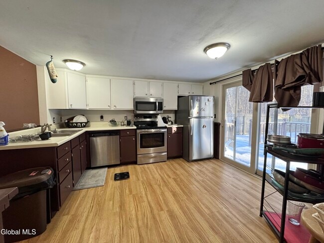 Building Photo - 48 Wake Robin Rd