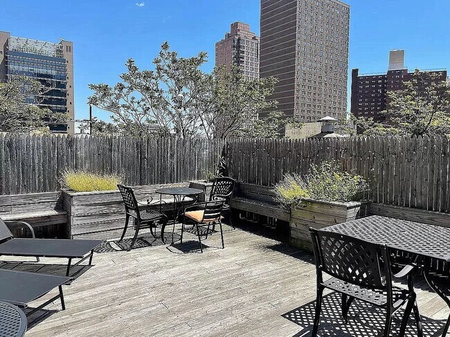 Building Photo - 309 East 92nd Street