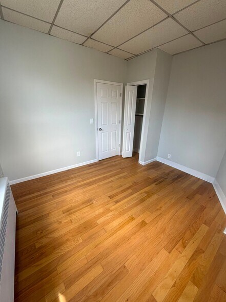Building Photo - 425 3rd Ave