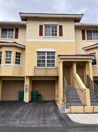 Building Photo - 730 NE 90th St