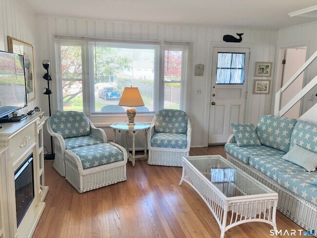 Building Photo - 40 Parkway S