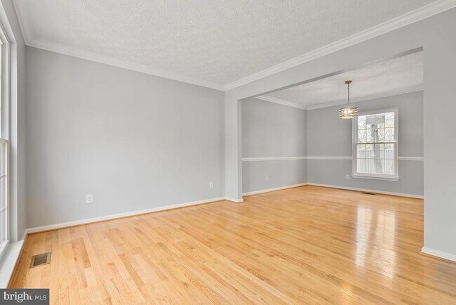 Building Photo - 7802 Shallowbrook Ct
