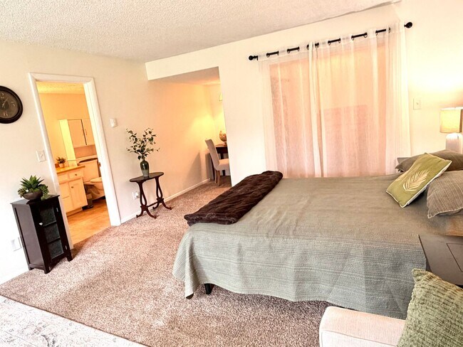 Building Photo - Cozy & Private Fircrest Unit with Garden Space