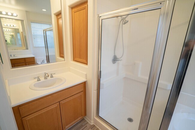 Building Photo - 27663 Sunny Creek Dr