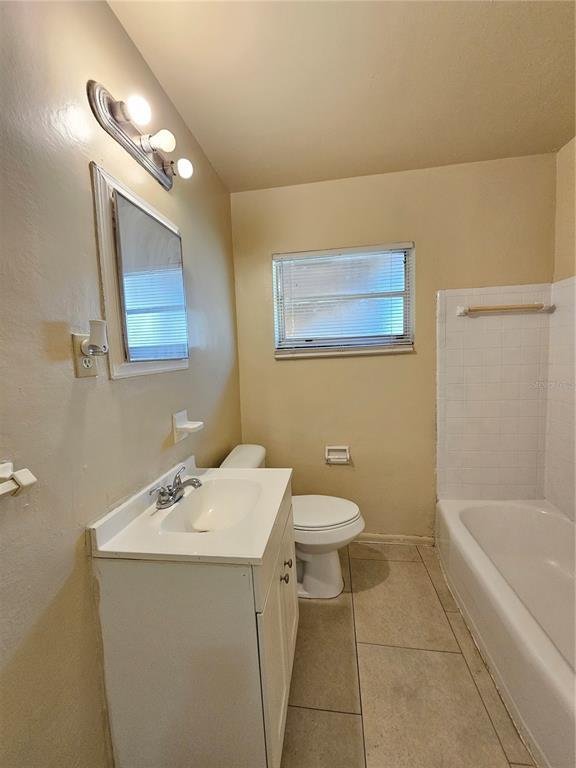 Building Photo - 2412 Kiwanis Ave