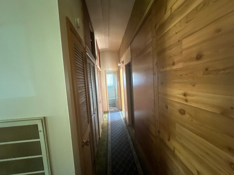 Building Photo - 1323 Cedar St