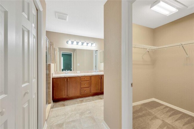 Building Photo - 722 Vineyard Reserve Ct