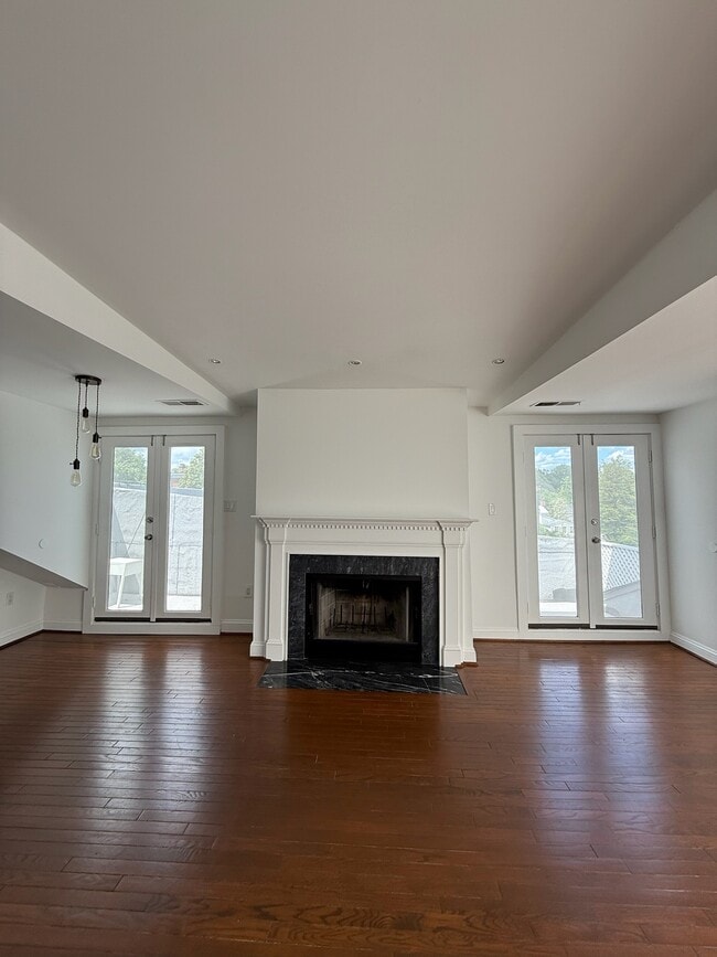 Building Photo - 3267 N St NW