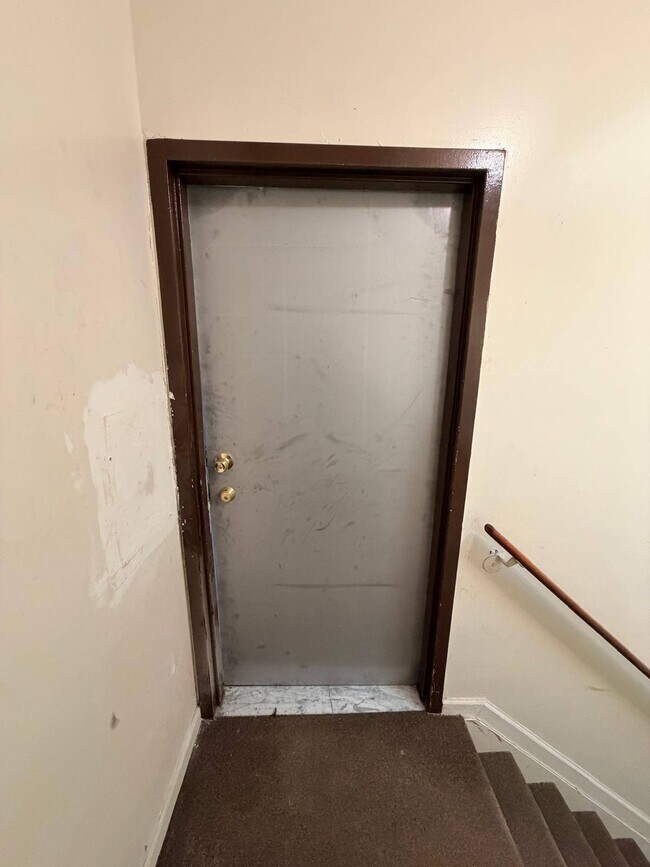 Building Photo - 392 Montauk Ave.