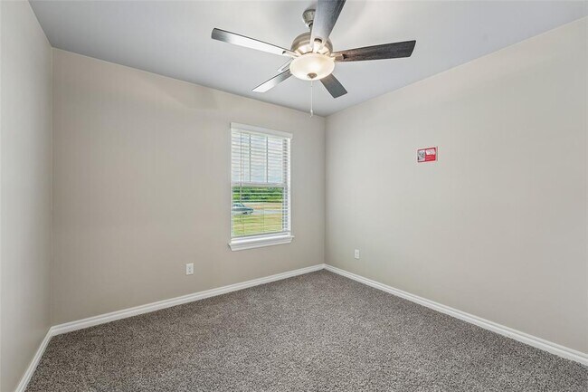 Building Photo - 12401 Samara Dr