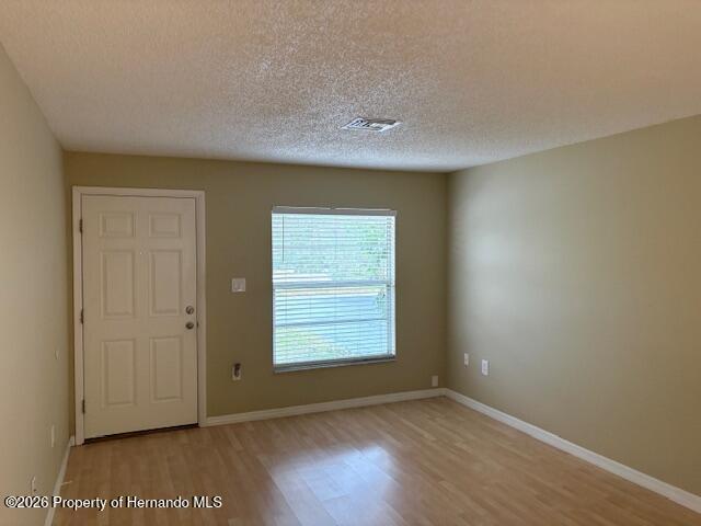 Building Photo - 6165 Chesham Dr