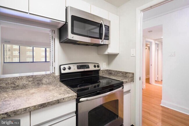 Building Photo - 1140 23rd St NW
