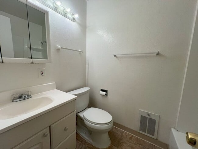 Building Photo - Three Bedroom Home In Northwest Reno.