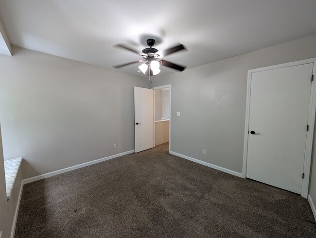 Building Photo - Charming  two story , 2 bedroom, 2.5 bath Condo located the Stratfordshire community !
