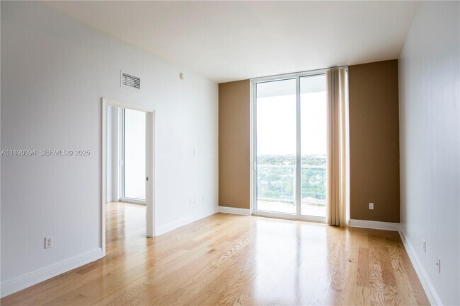 Building Photo - 2525 SW 3rd Ave