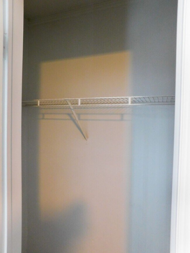 Building Photo - 155 Varsity Dr
