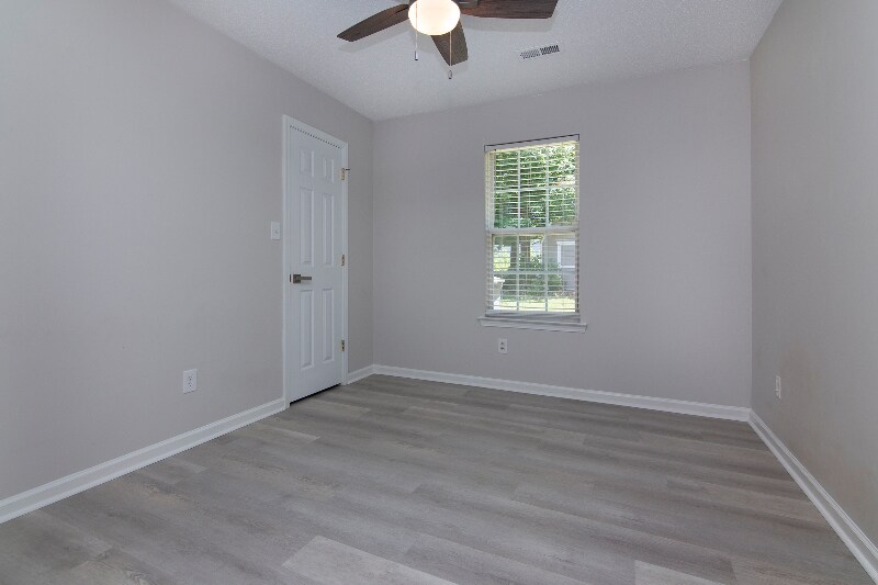 Building Photo - 7205 Preakness Stakes Ln