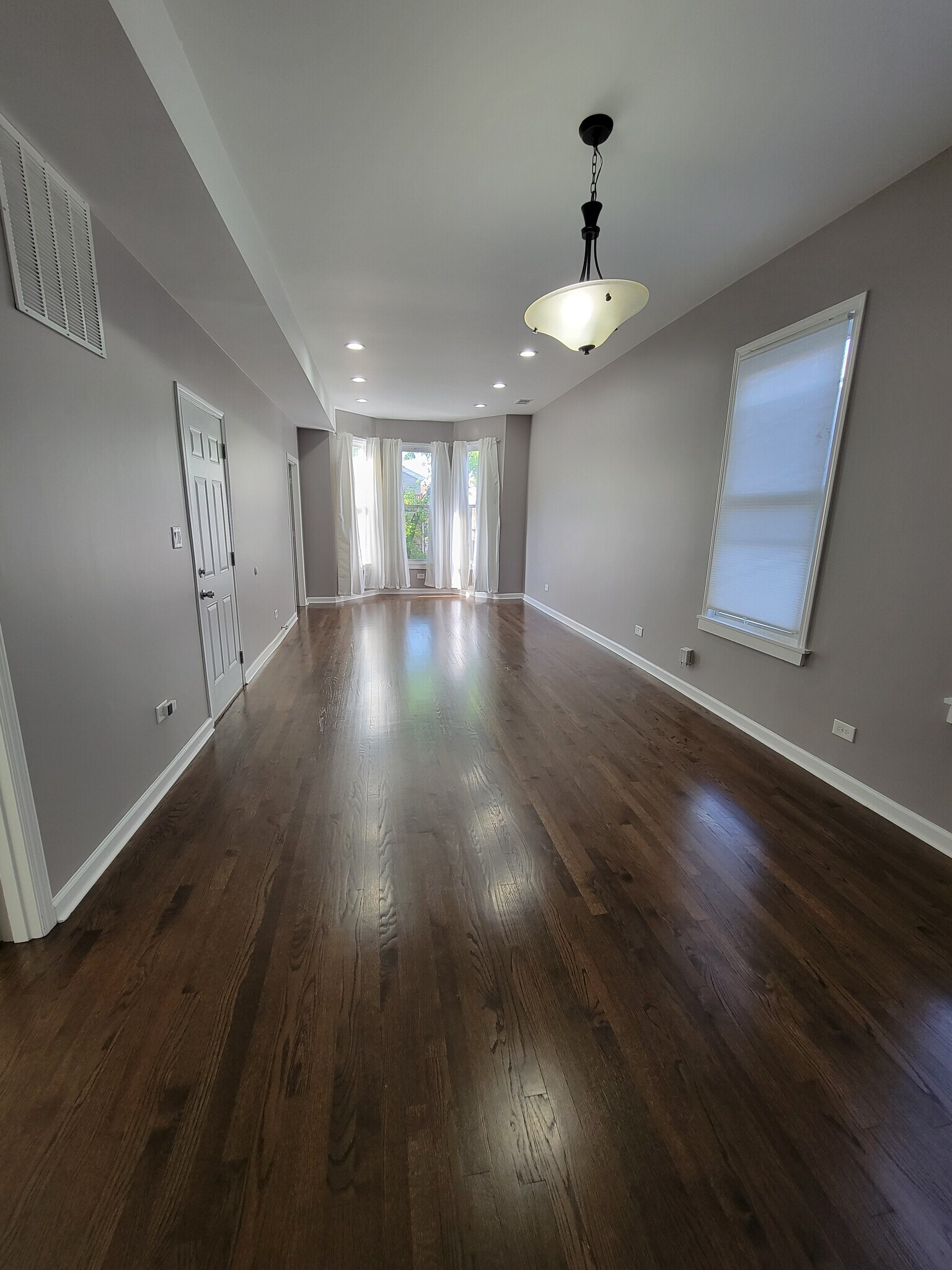 Living & Dinning Room - 3219 W McLean Ave