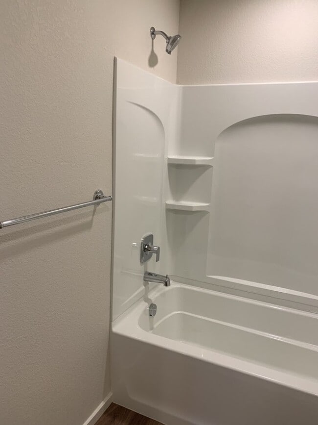 Building Photo - 3 Bed / 2.5 Bath Townhome with Attached Garage in NE Ft. Collins