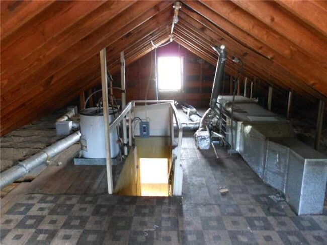 Building Photo - 2.0 bedroom in St. Petersburg Florida 33712