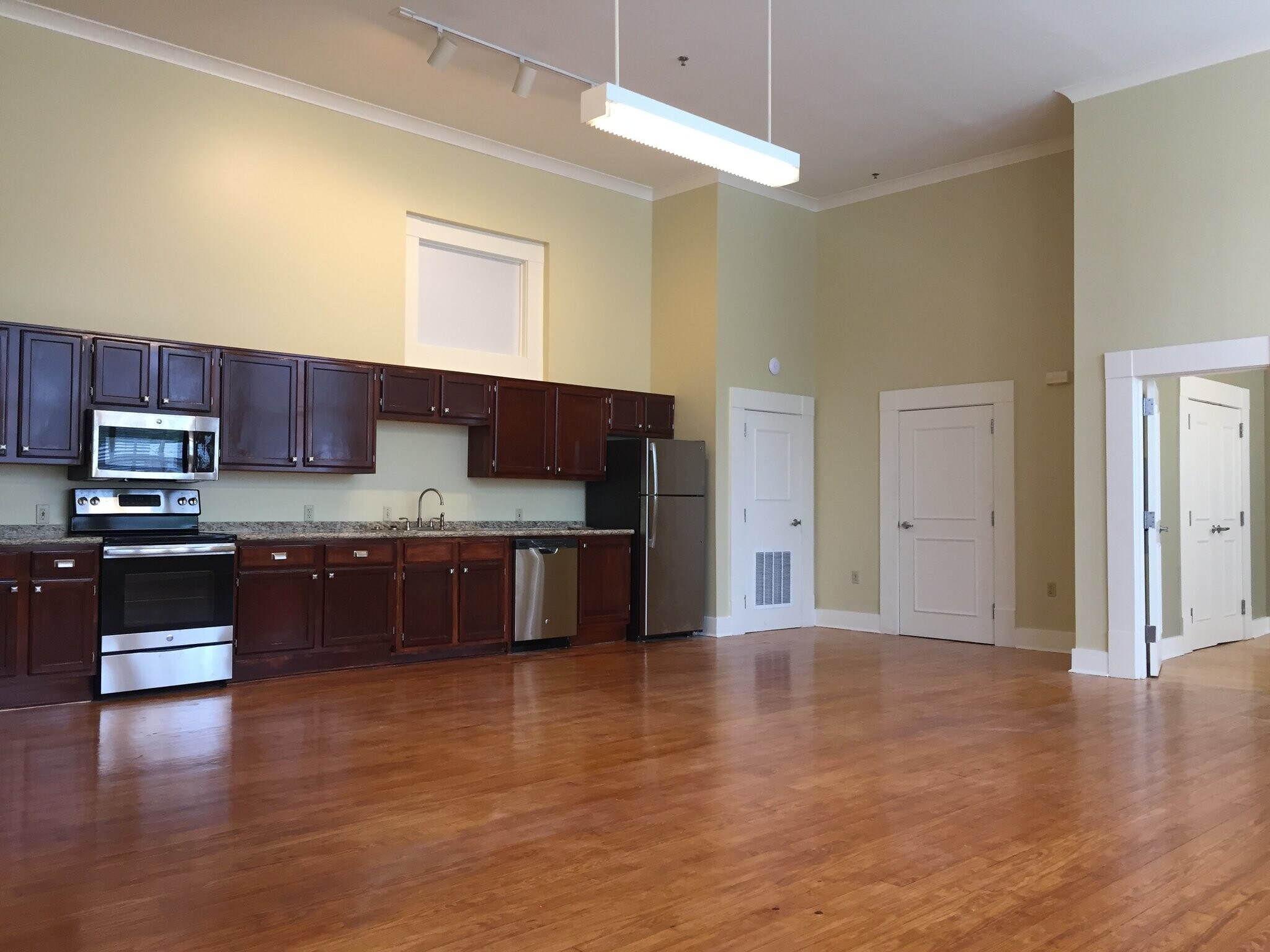 Building Photo - 715 Sherman St