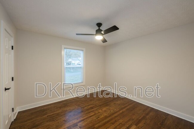 Building Photo - 237 Park Ave