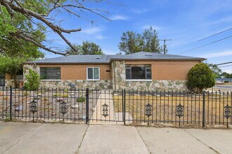 Building Photo - $2,220.95 with $300 Off the first month's rent, 2 Beds - 2 Bath, Duplex in Denver with Washer and...