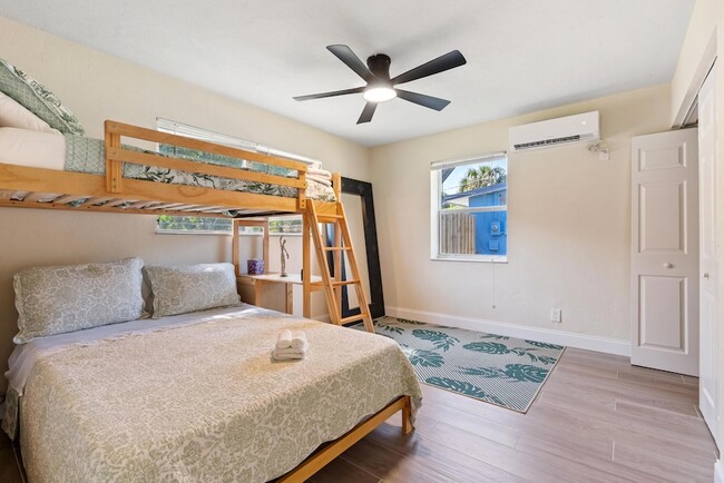 Building Photo - 20 NE 17th Ave