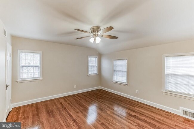 Building Photo - 440 N Nelson St