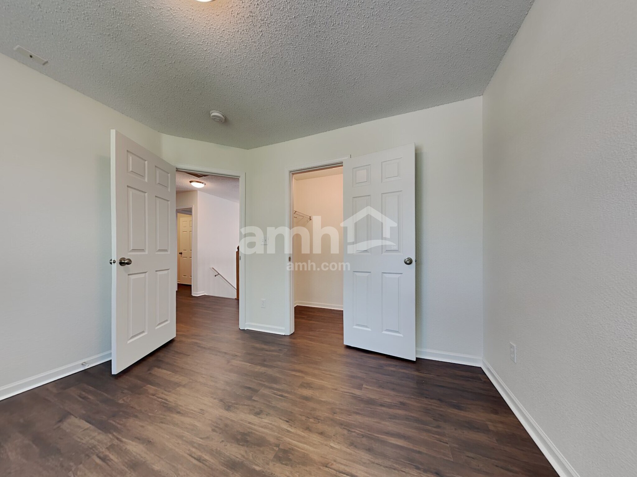 Building Photo - 7140 Kimble Dr