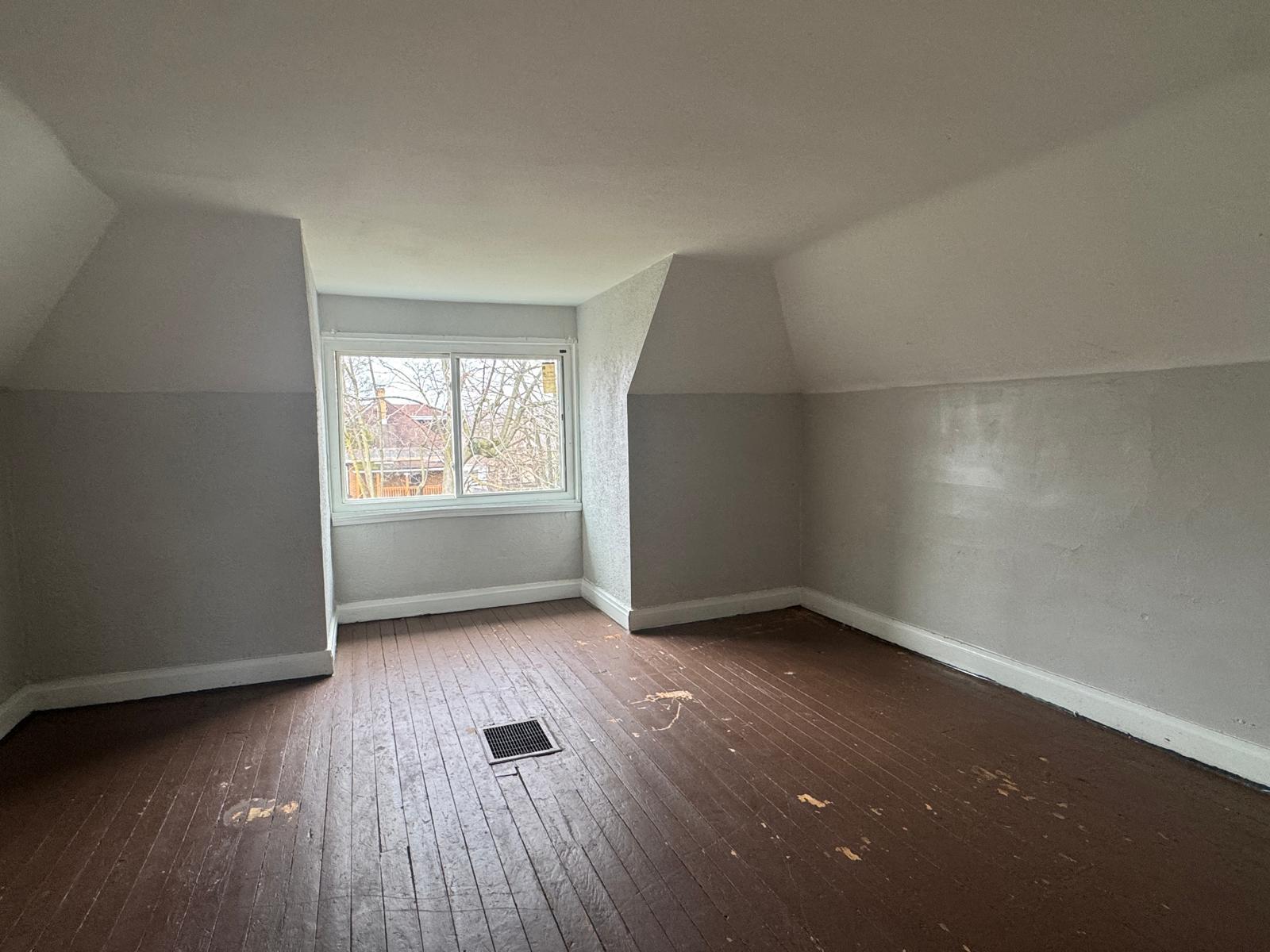 Building Photo - 1514 Fallowfield Ave