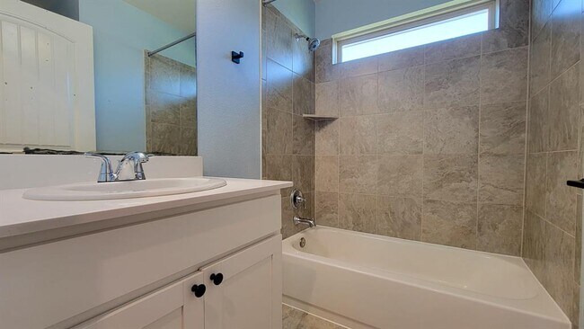 Building Photo - 149 Red Sun Dr