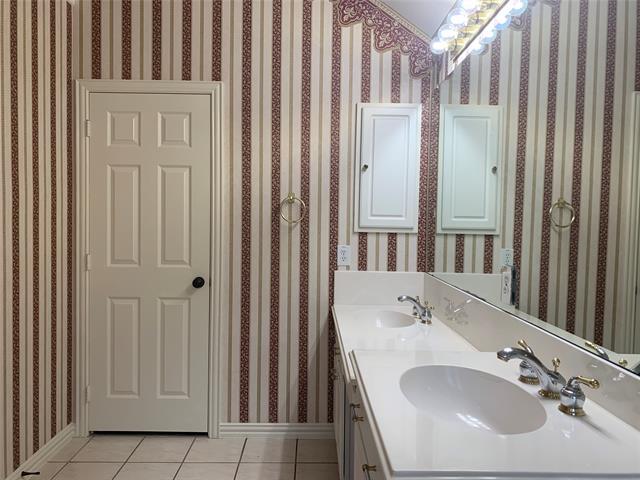 Building Photo - 1313 Limestone Creek Dr