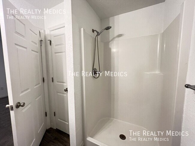 Building Photo - 3152 SW 151st Ave