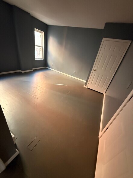 Building Photo - 43 Bedford St