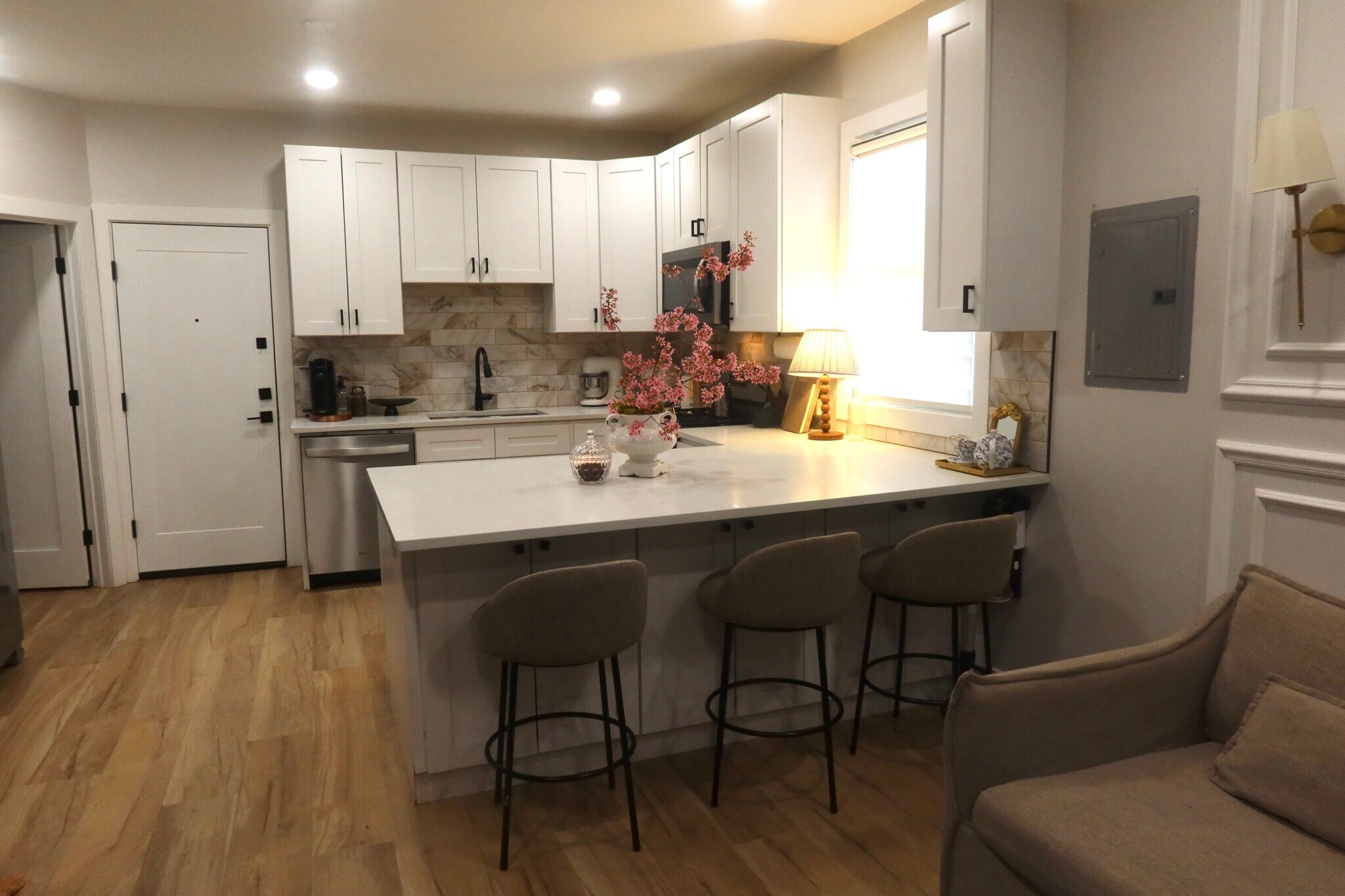 Building Photo - 116 Van Riper Ave