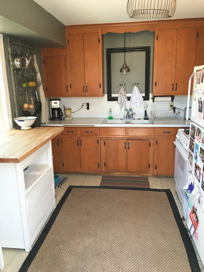 Floors have been updated. - 5733 Glen Moor Cir