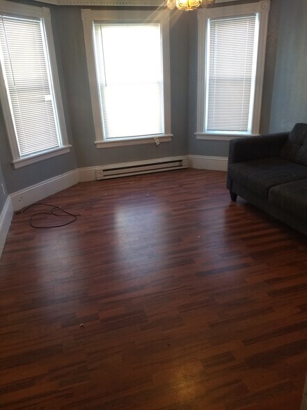 Front Livingroom View - 25 Hacker St