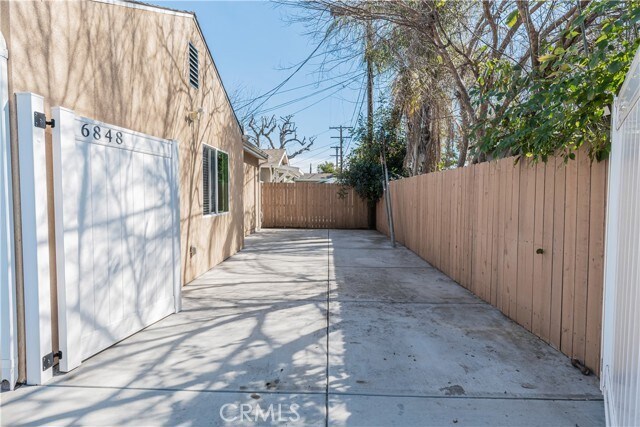 Building Photo - 6848 Willis Ave