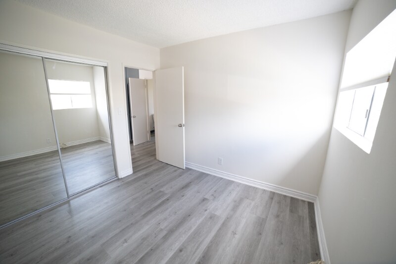 Building Photo - 1315 Ocean Park Blvd