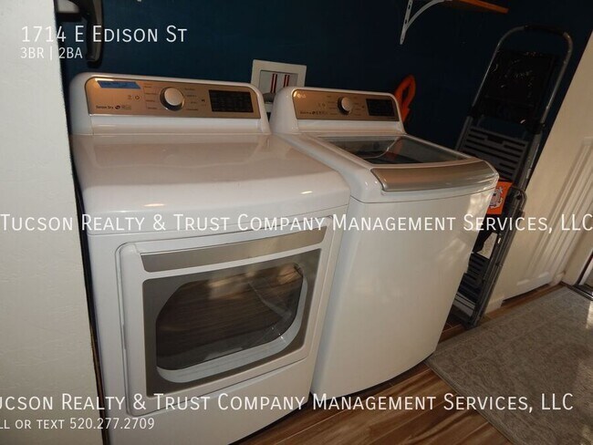 Building Photo - 1714 E Edison St