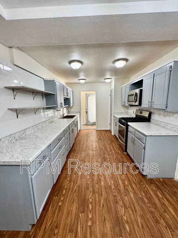 Building Photo - 10449 Dover Dr