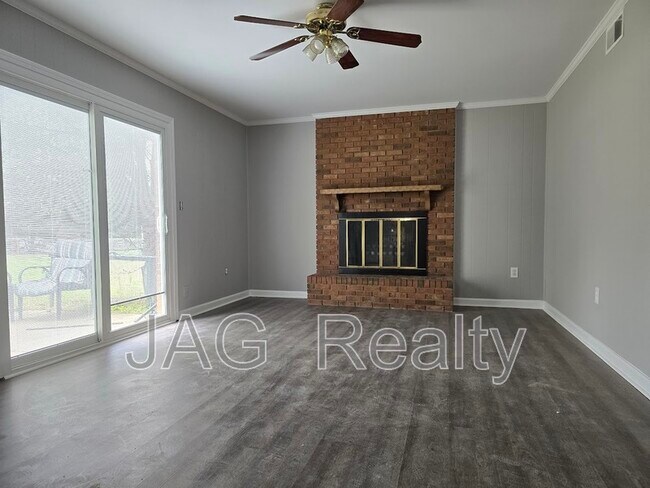 Building Photo - 1708 Caro-Mar Pl NW