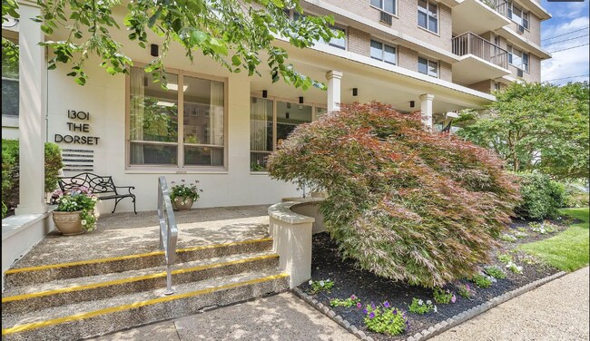 Building Photo - 1301 N Harrison St