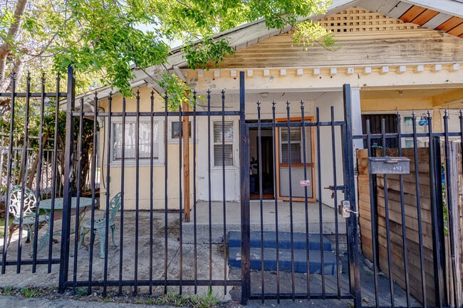 Building Photo - 318 Firmin St