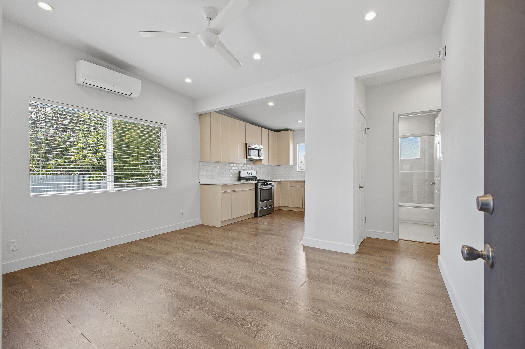 Building Photo - 3408 Bellevue Ave