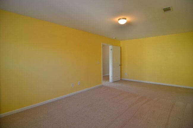 Building Photo - 242 Hawkins Creek Rd