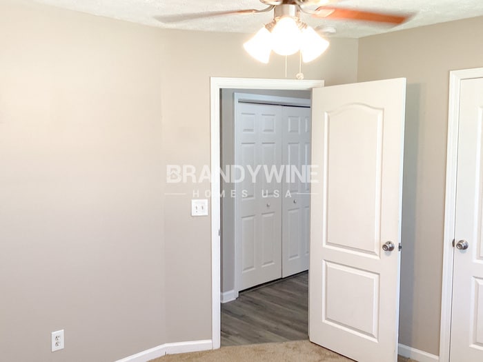 Building Photo - 60 Pine Shadow Cir